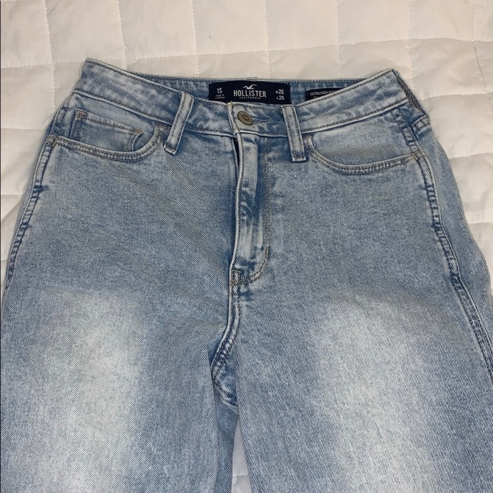 Hollister high-rise mom jeans size 1 (25)